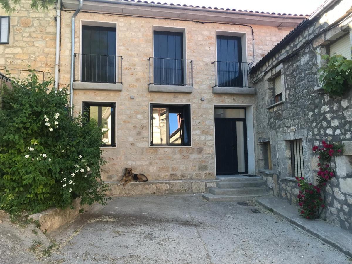 El Pecu Casa Rural Starfamiliar Bustillo Del Paramo Exterior photo