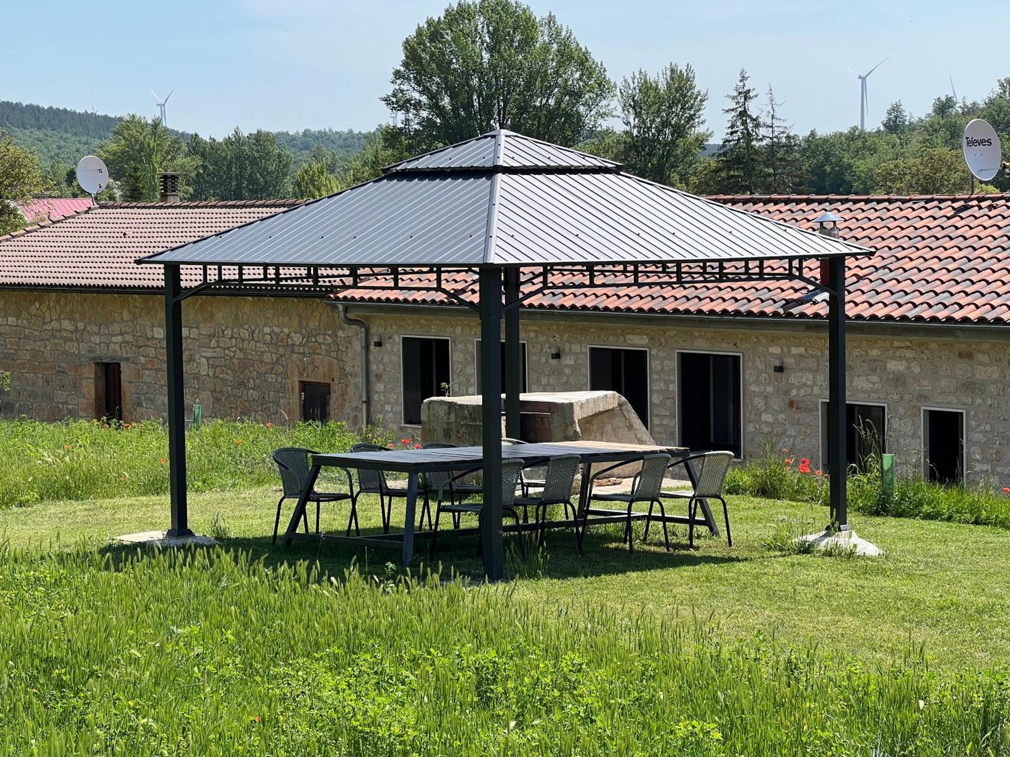 El Pecu Casa Rural Starfamiliar Bustillo Del Paramo Exterior photo