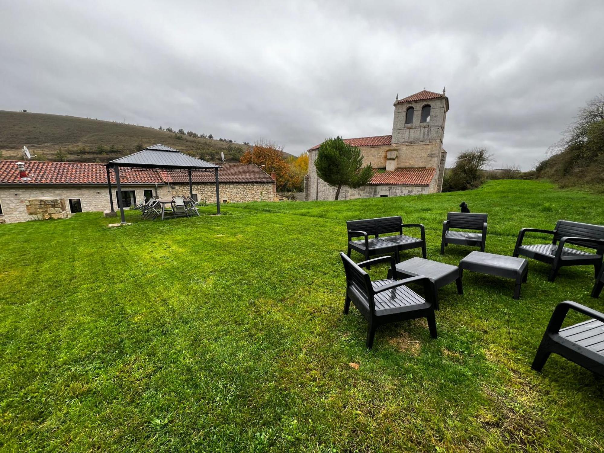 El Pecu Casa Rural Starfamiliar Bustillo Del Paramo Exterior photo